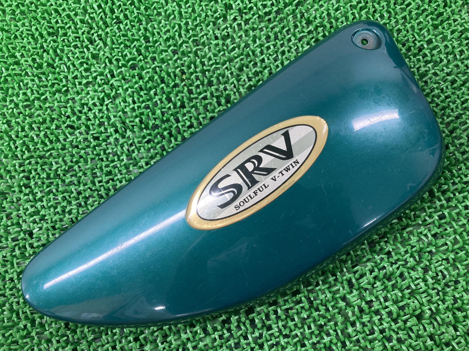 SRV250 サイドカバー 右 緑M ヤマハ 純正 中古 バイク 部品 4DN 割れ