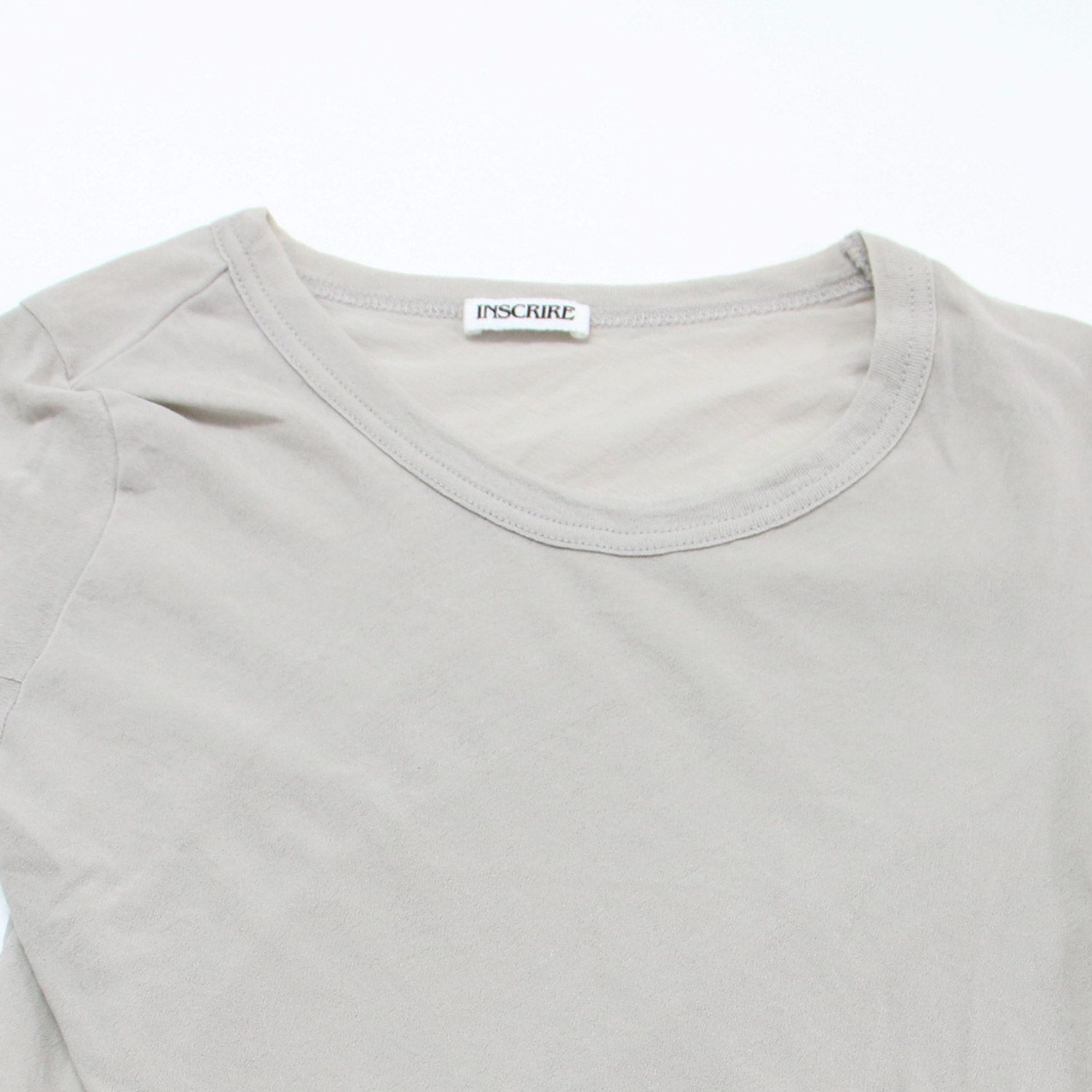 INSCRIRE - INSCRIRE アンスクリア Tシャツ ライトグレー サイズ:36(S) / コットン スリット レイヤード Tシャツ / 半袖 クルーネック シアー アシンメトリー / 日本製 / トップス カットソー 【レディース】【中古】 INSCRIRE アンスクリア Tシャツ ライトグレー サイズ:36(S