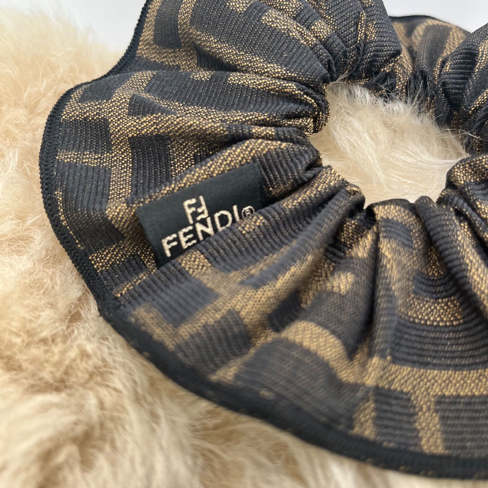 FENDI フェンディ シュシュ ズッカ柄 ヘアゴム キャンバス レディース