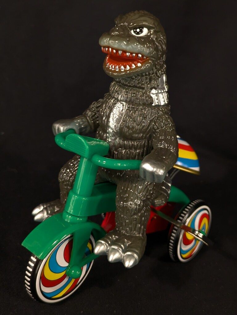 M1号 ニセゴジラ三輪車 - メルカリ