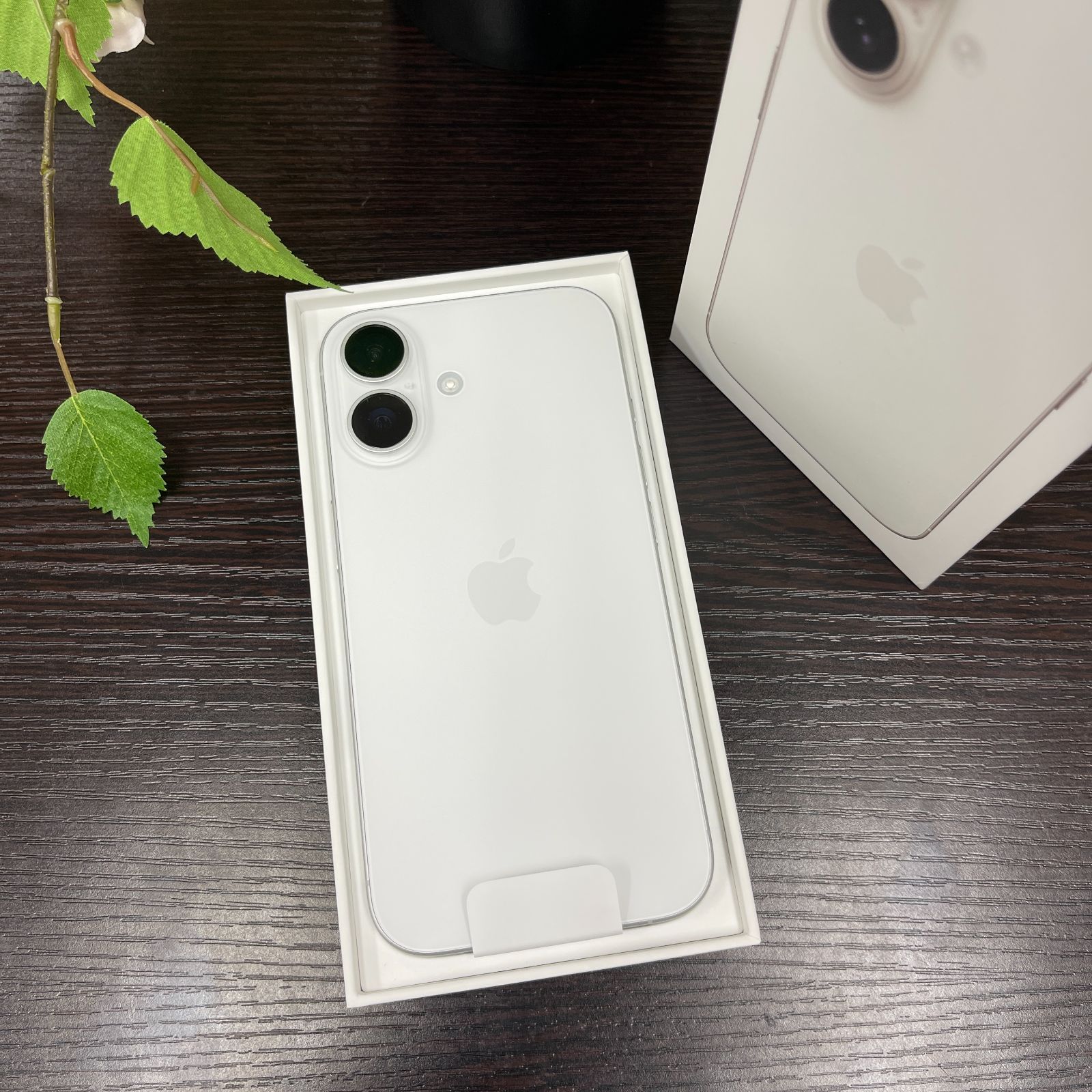 新品・未使用 iPhone 16 256GB ホワイト 国内SIMフリー 送料無料