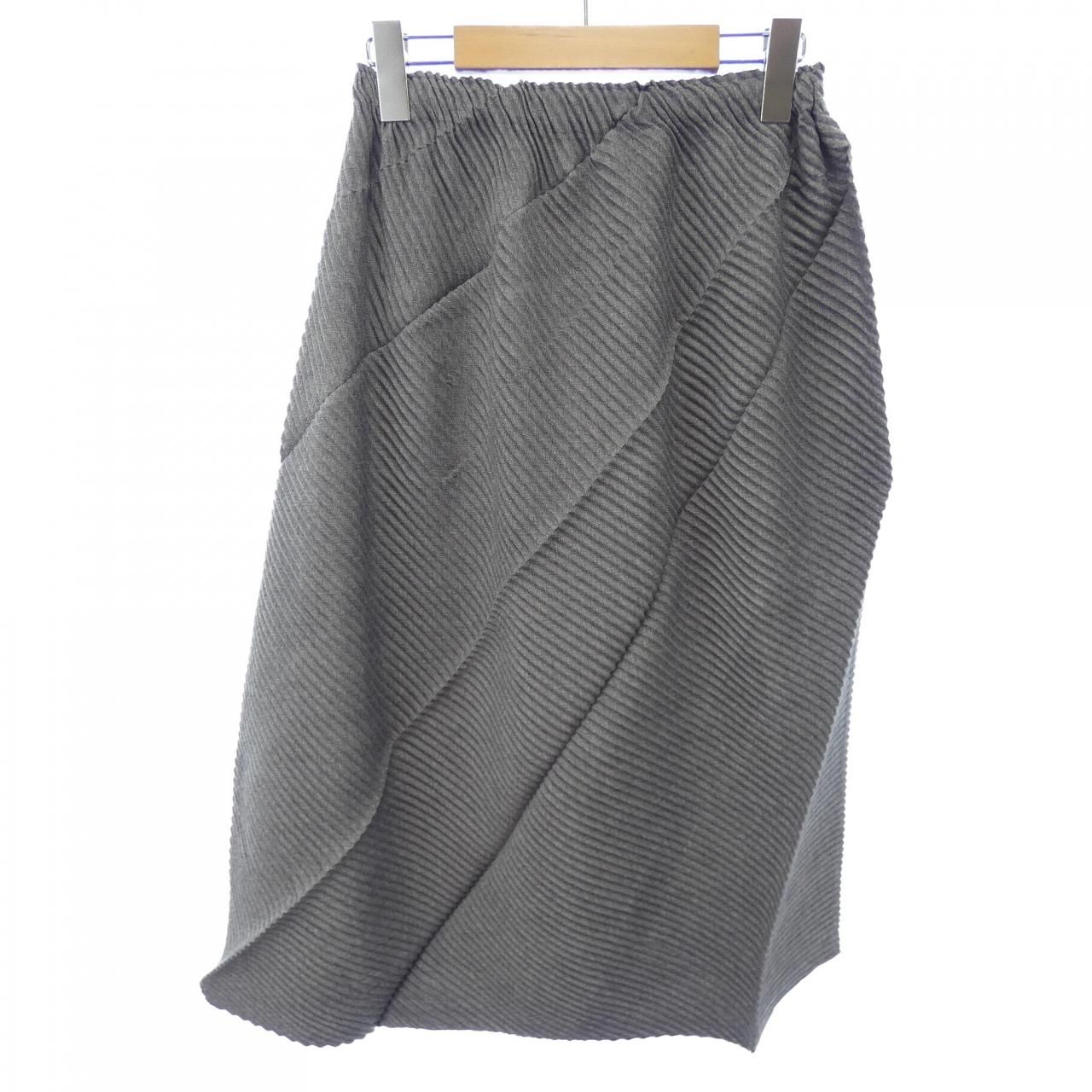 イッセイミヤケ ISSEY MIYAKE スカート - メルカリ