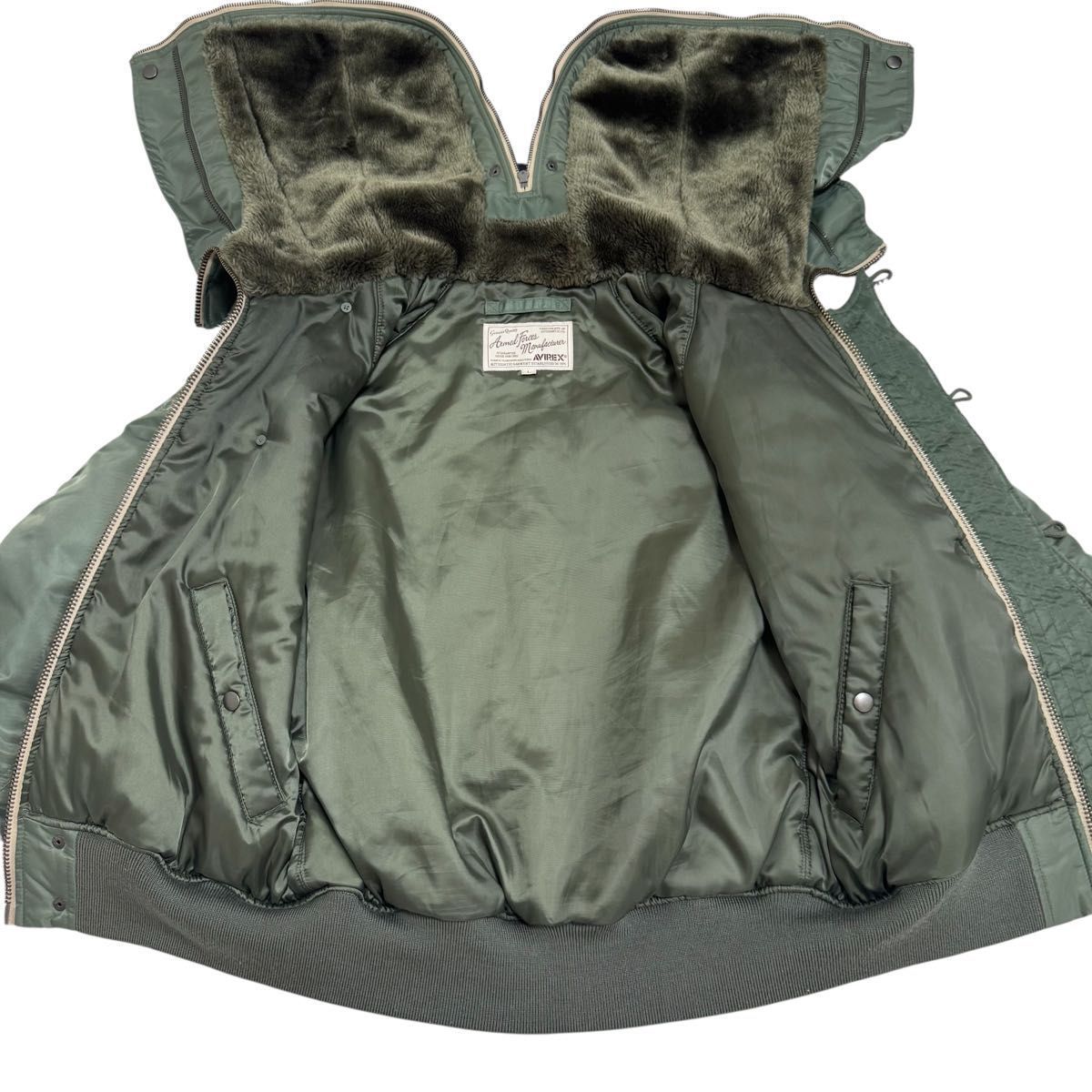 極美品】アヴィレックス AVIREX ジャケット カーキ アメカジ 中綿