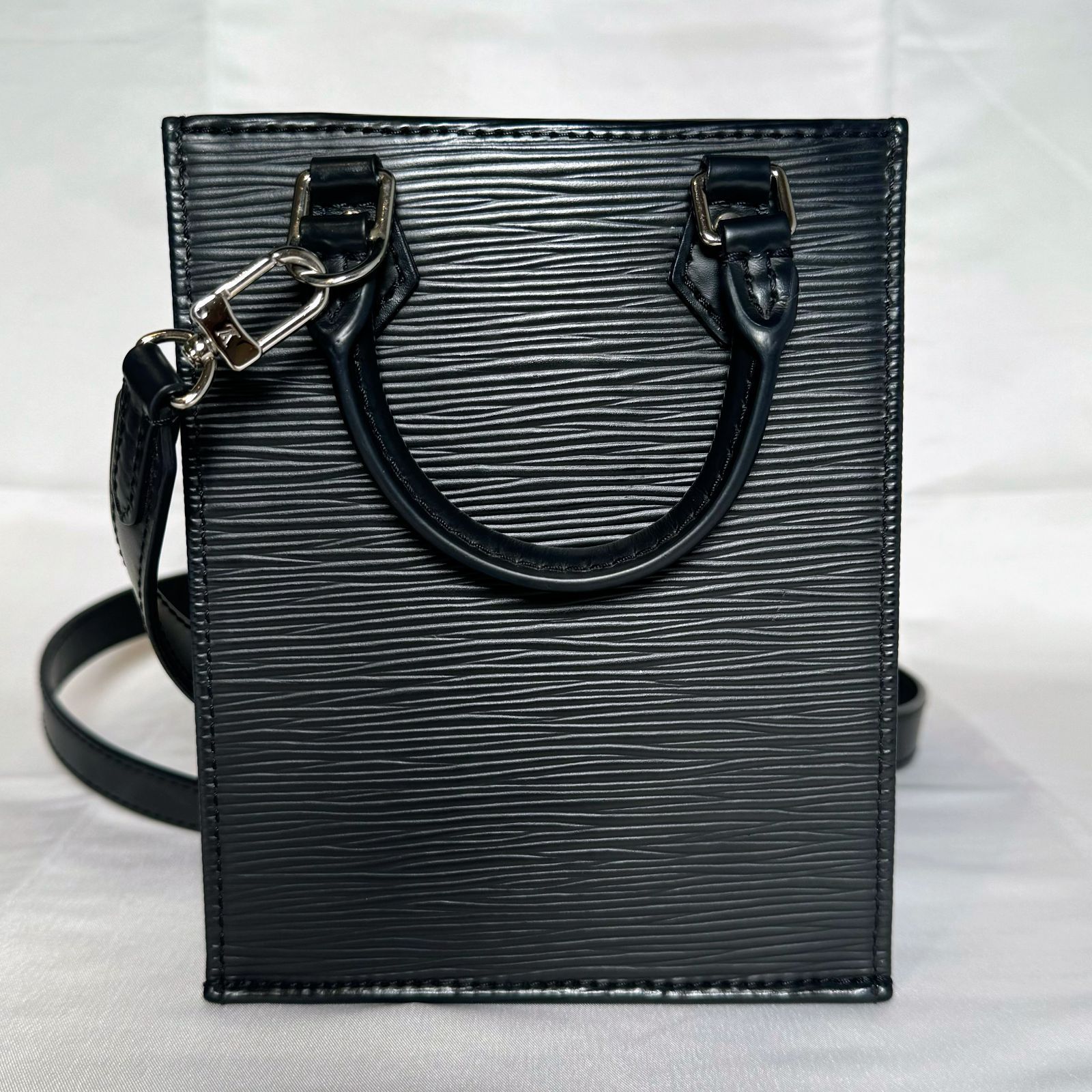 Louis Vuitton M69441