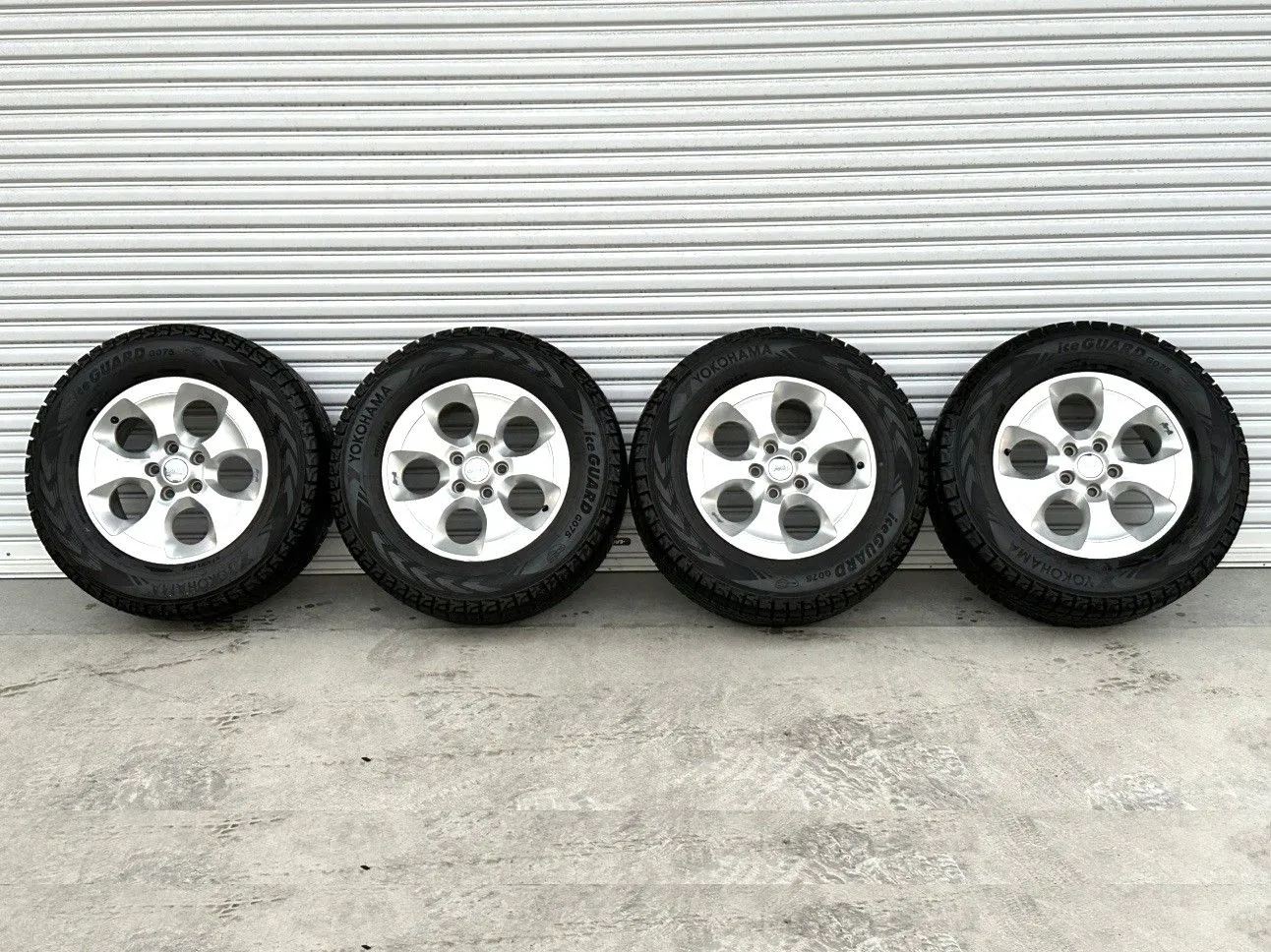 2025年最新】ジープラングラー スタッドレスの人気アイテム