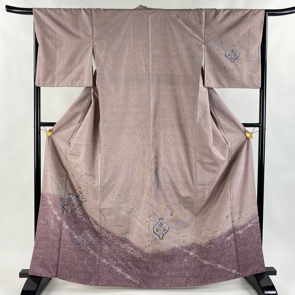 訪問着 身丈164.5cm 裄丈66cm M 袷 落款 証紙 草花 花唐草 大島紬地 灰紫 正絹 名品