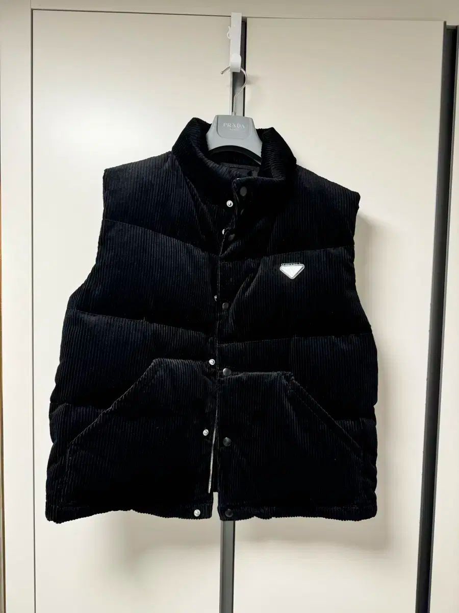 24fw プラダ ( Prada ） ベロア コーデュロイ ベスト ダウンジャケット
