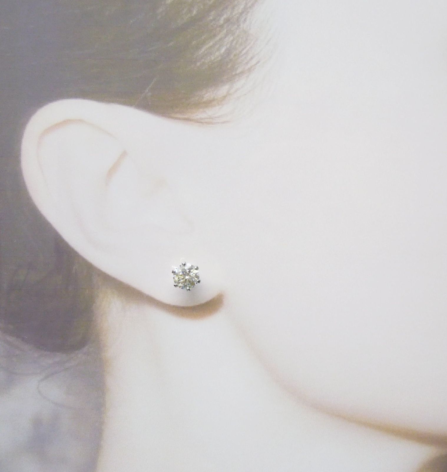 3EX 1ct 合計2ct モアサナイト 6爪 ペアピアス 1ct×2 3EX 1ct 合計2ct モアサナイト 6爪 ペアピアス 1ct×2 - メルカリ