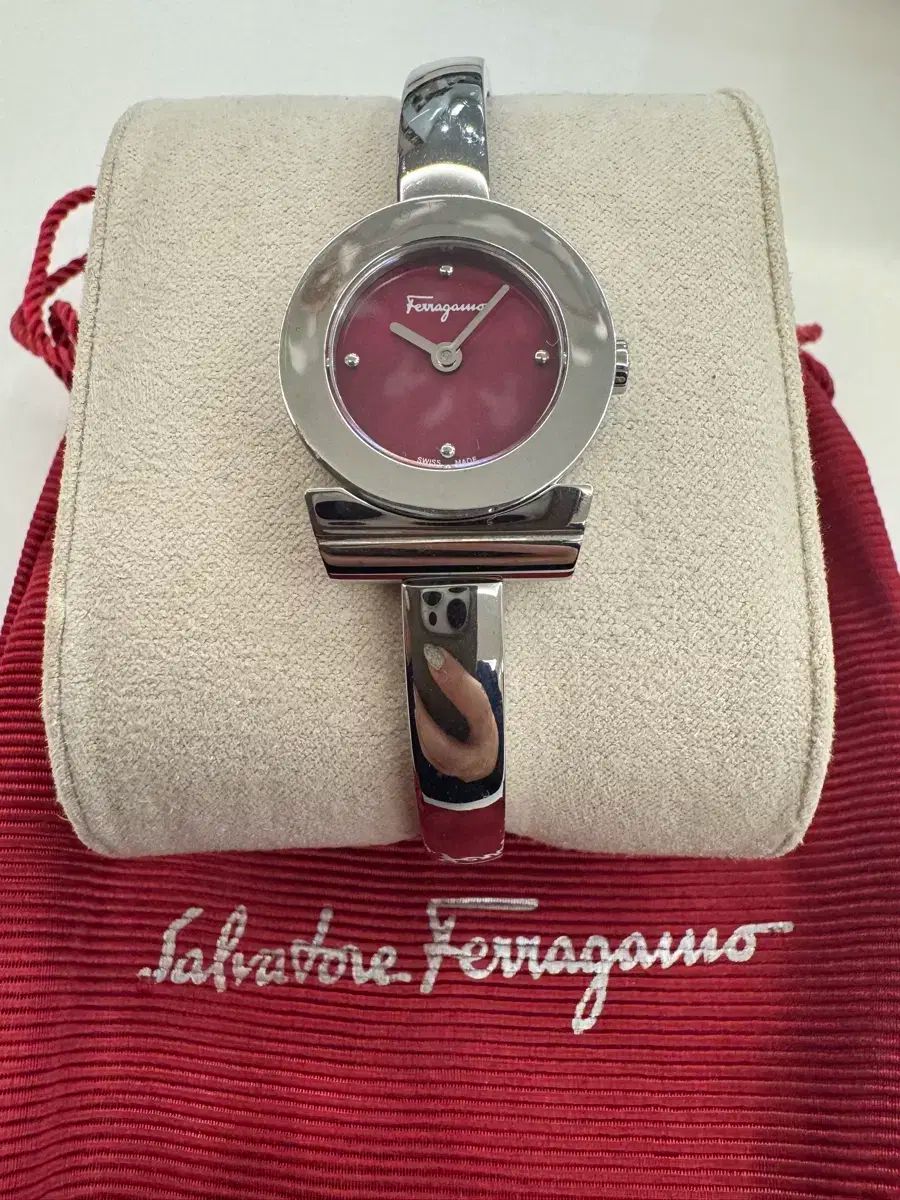 FERRAGAMO フェラガモ メタル 時計