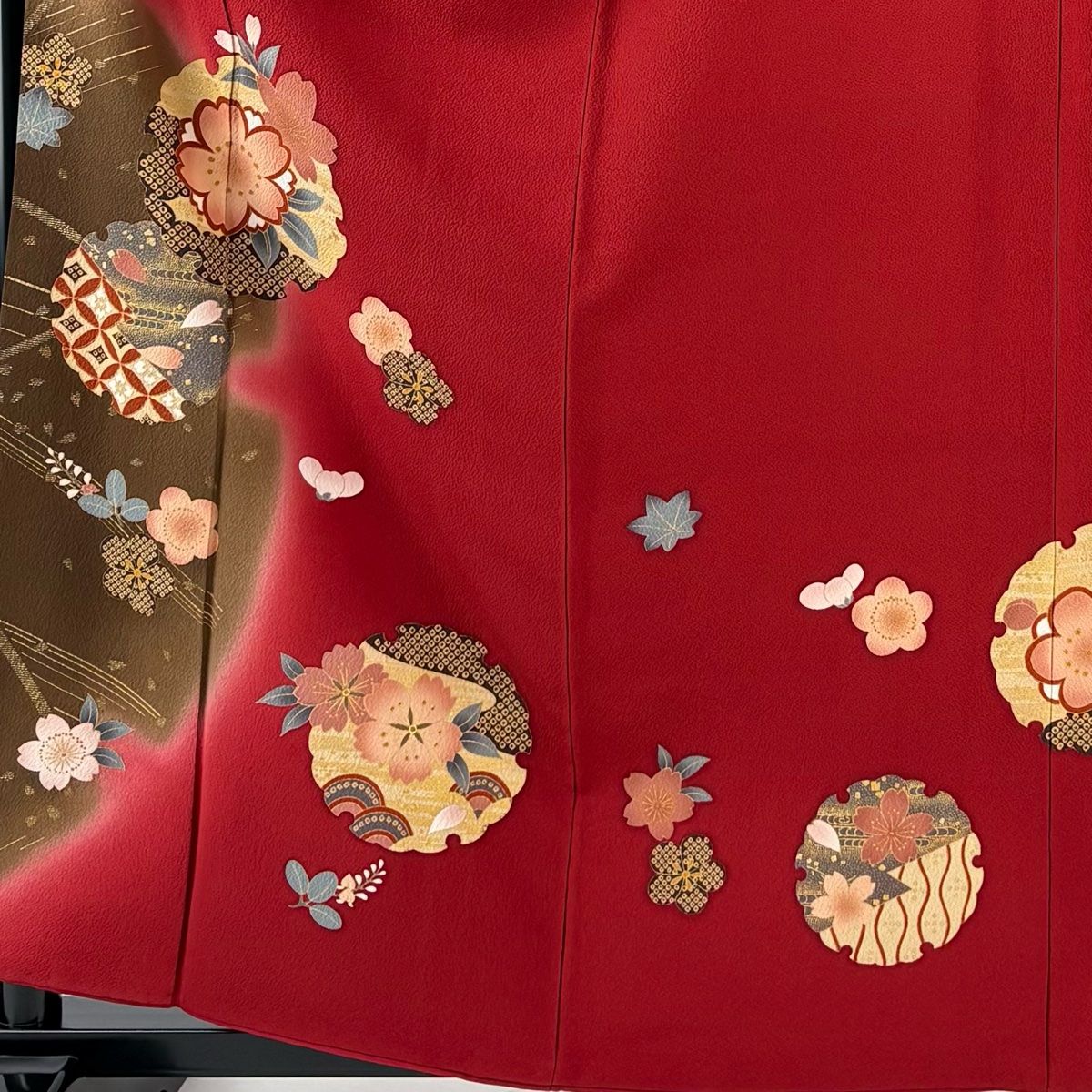 振袖 身丈159.5cm 裄丈63.5cm S 袷 桜 雪輪 金彩 ぼかし 赤 正絹 秀品