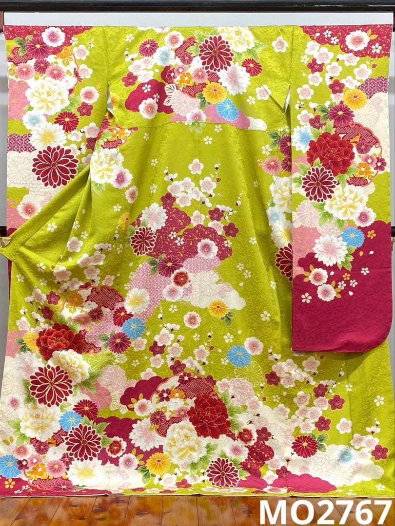 振袖 豪華 刺繍 金駒 紋意匠 身丈174cm 躾糸付き - メルカリ