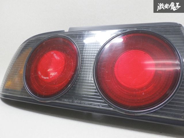ニッサン　スカイライン　HR33　テールレンズ　テールランプ　左 ニッサン スカイライン HR33 テールレンズ テールランプ 左