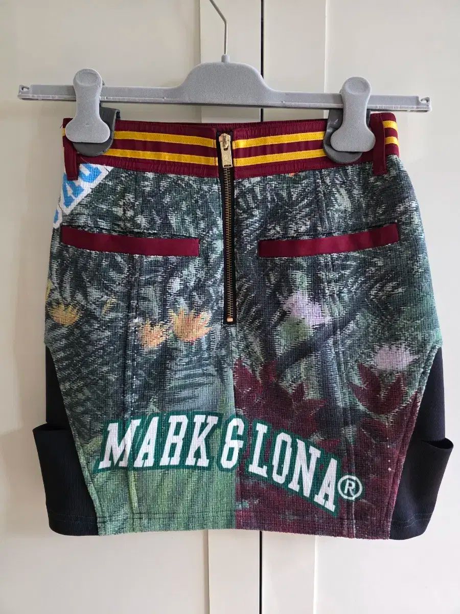 MARK - LONA マークアンドロナ ゴルフ レディース スカート s