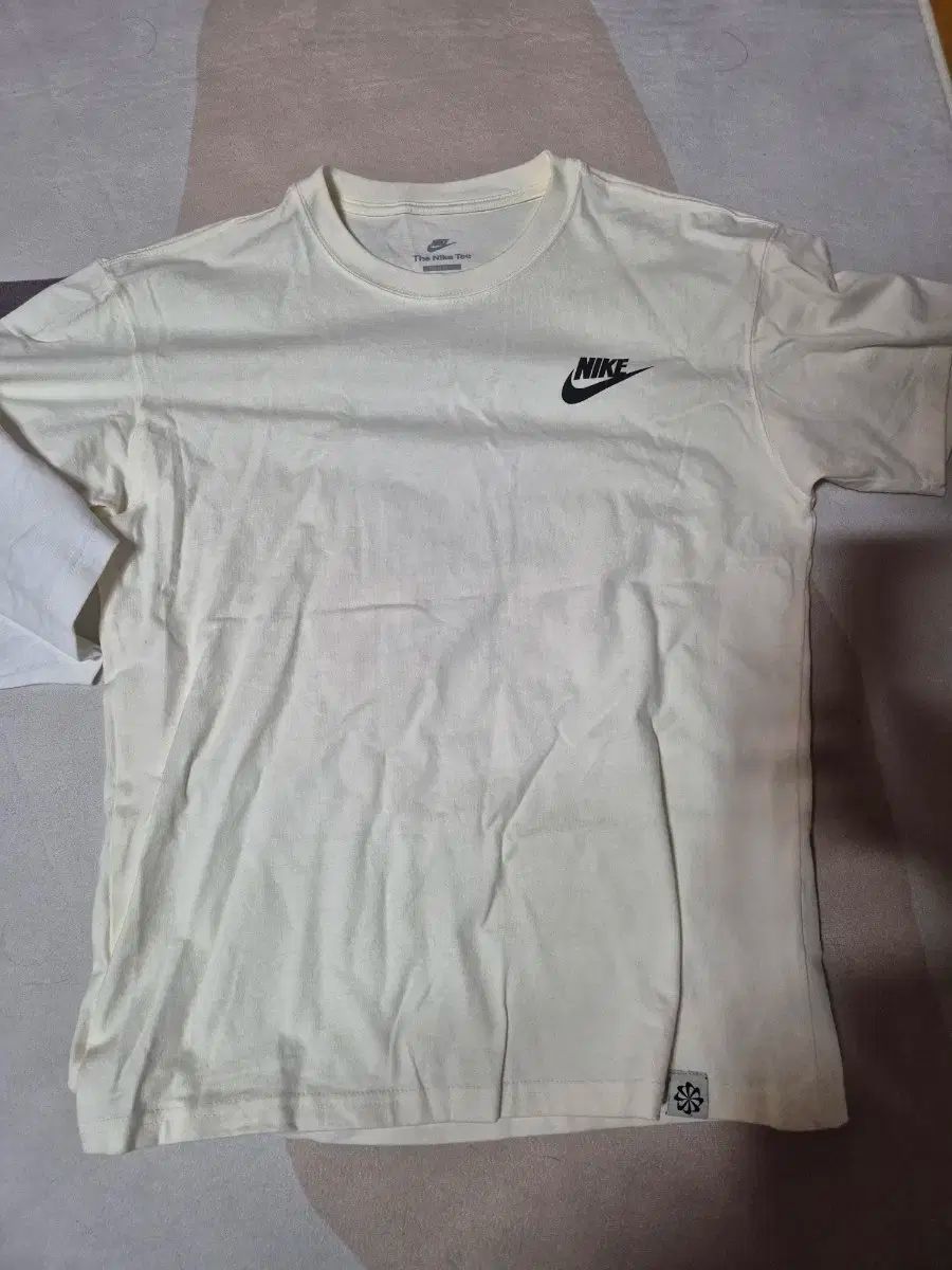 （ L サイズ) ナイキ アイボリー Tシャツ