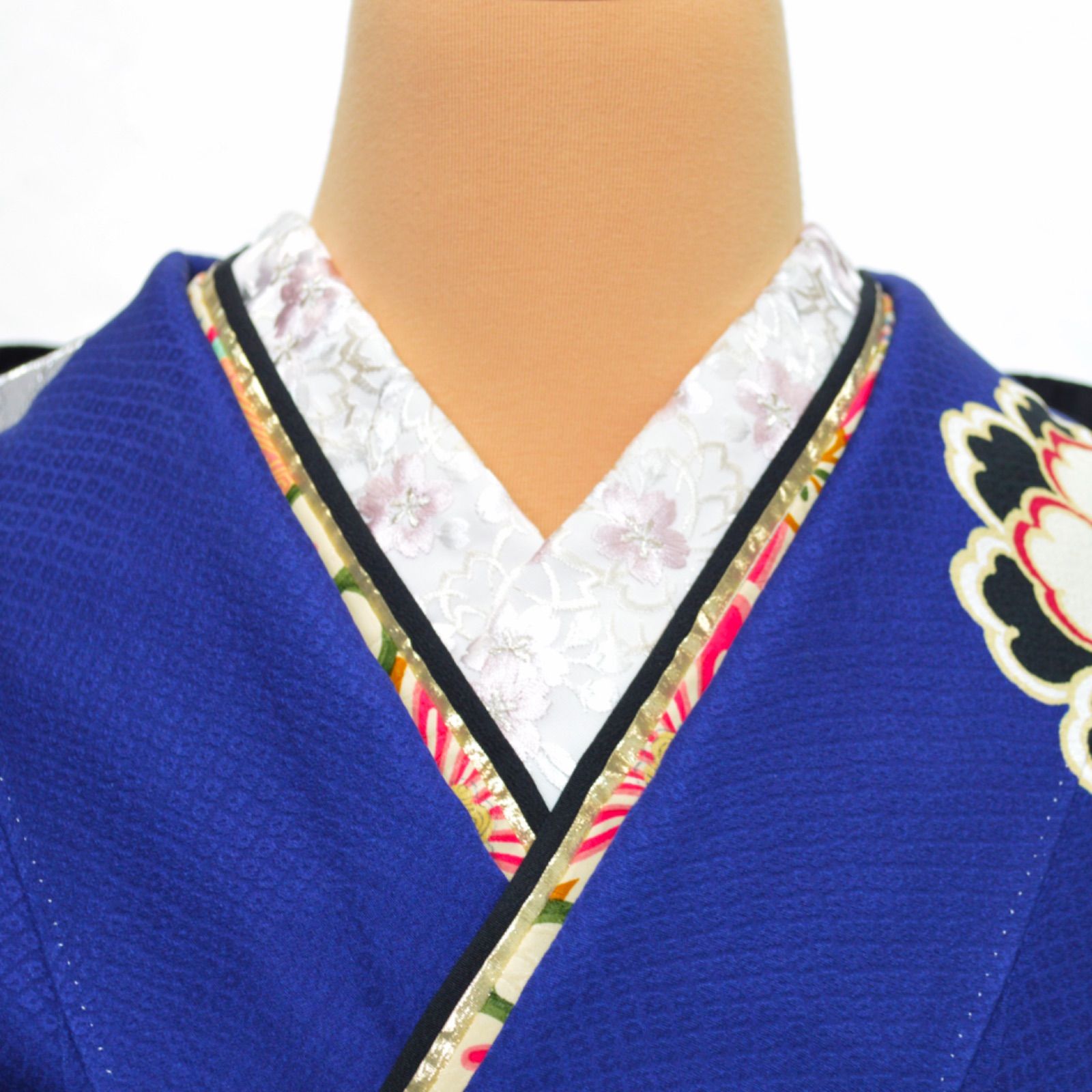 振り袖　フルセット　長襦袢付　金彩加工　刺繍入り　パールトーン　蝶　293 振り袖 フルセット 長襦袢付 金彩加工 刺繍入り パールトーン 蝶