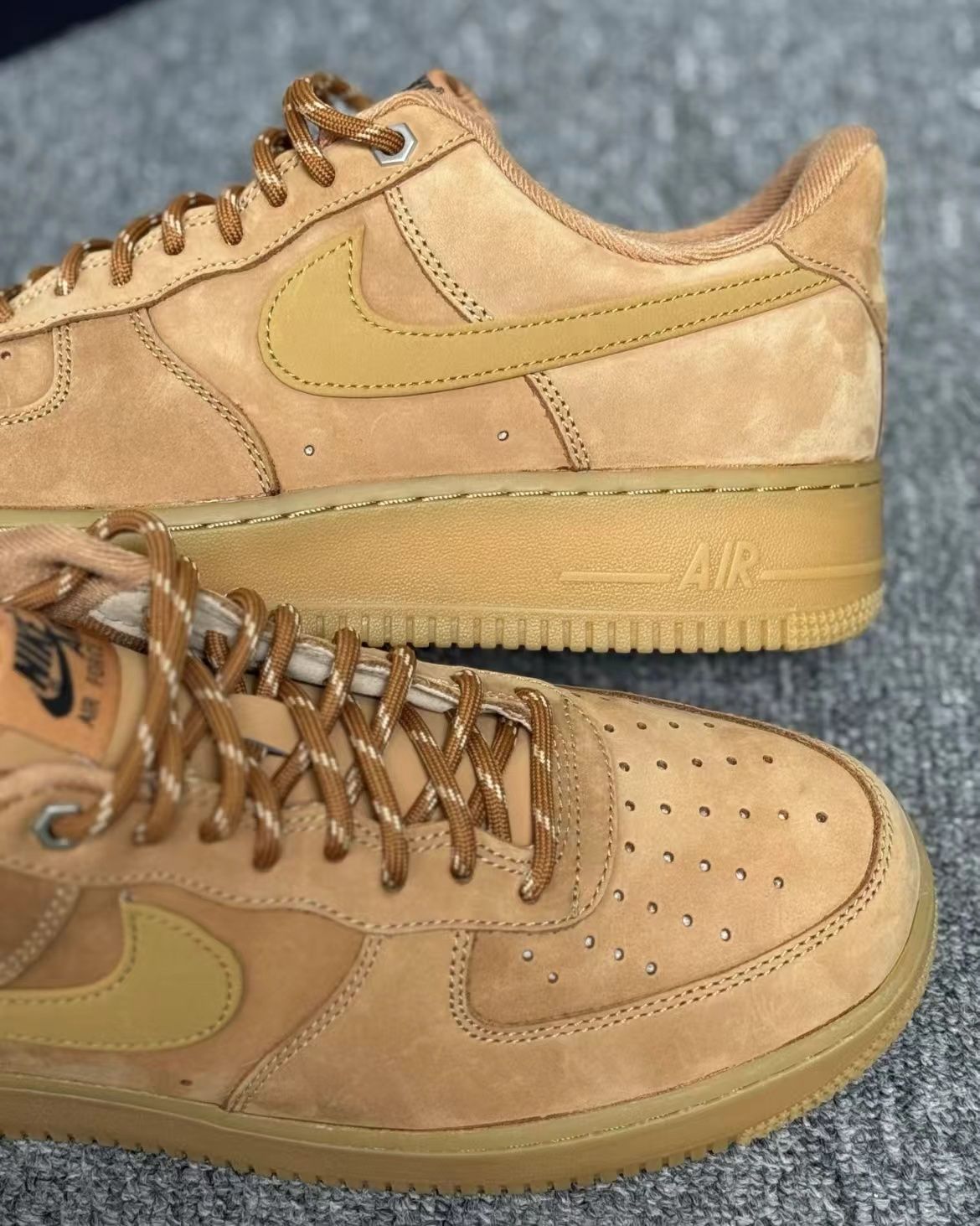 新品 NIKE AIR FORCE 1 '07 WB FLAX WHEAT-GUM ナイキ エアフォース1 フラックス ウィート ローカットスニーカー ブラウン