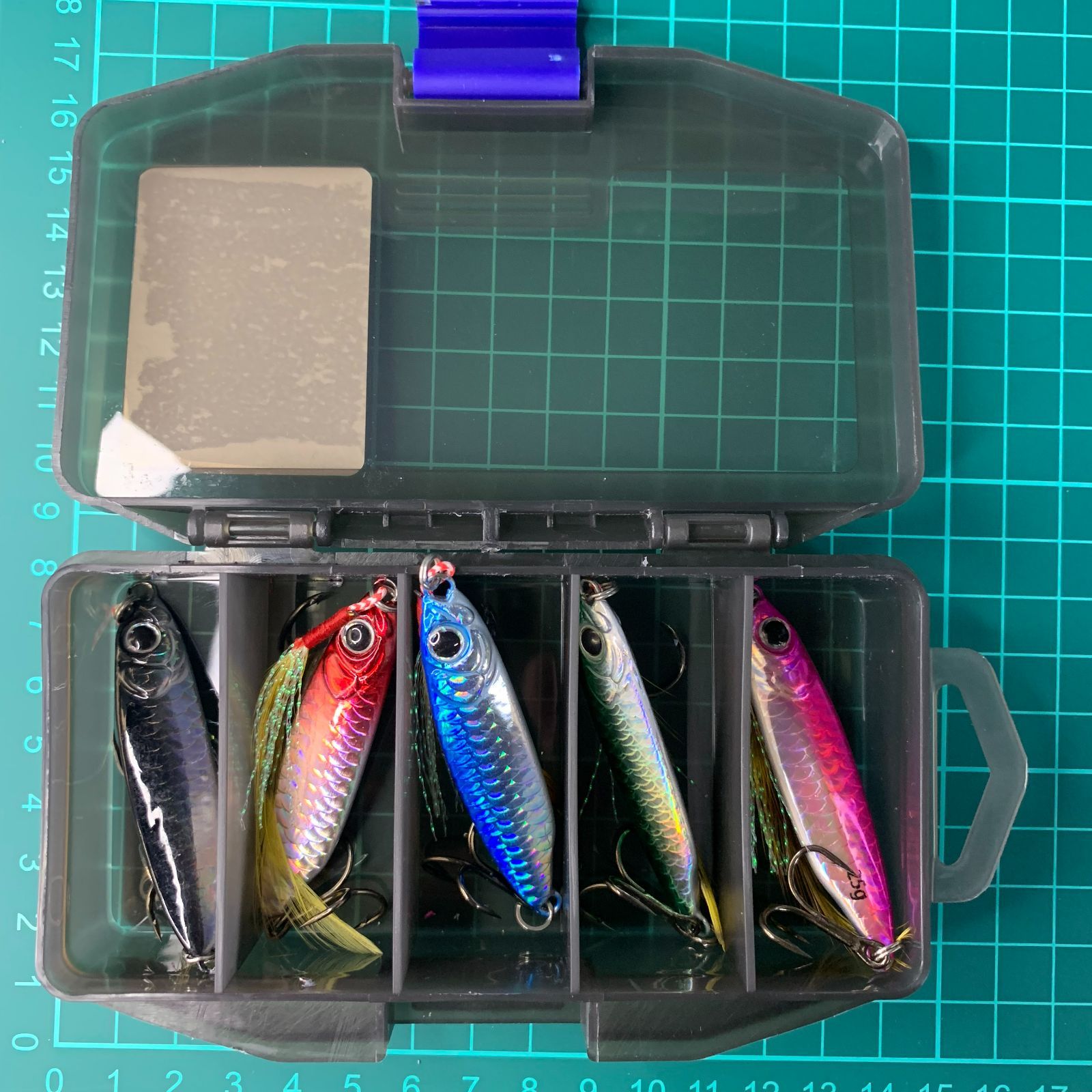 メタルジグ 14個セット メタルジグ 14個セット フック＋ケース付き ベイシックジャパン