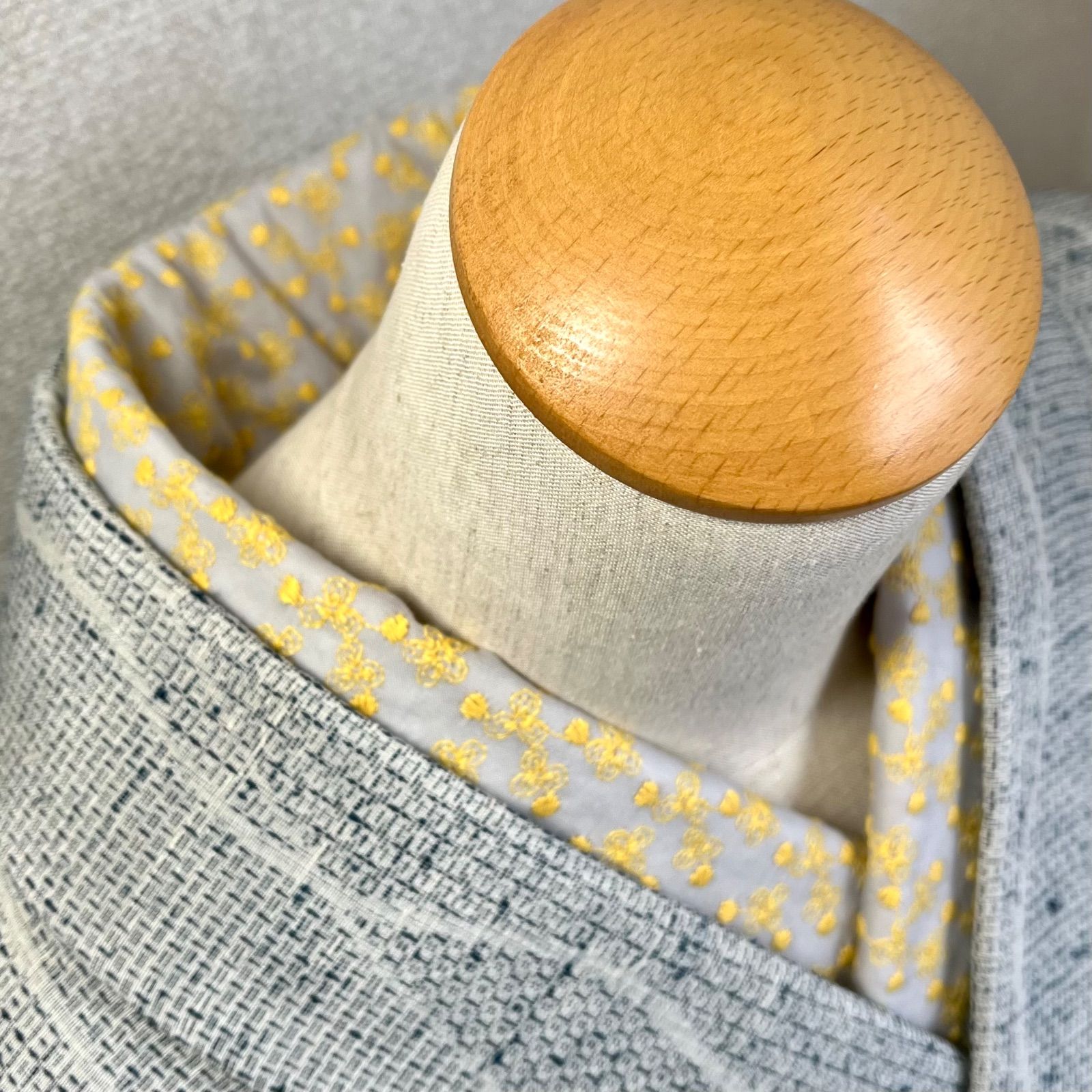 綿の刺繍半衿 ミモザ色の小花 - メルカリ
