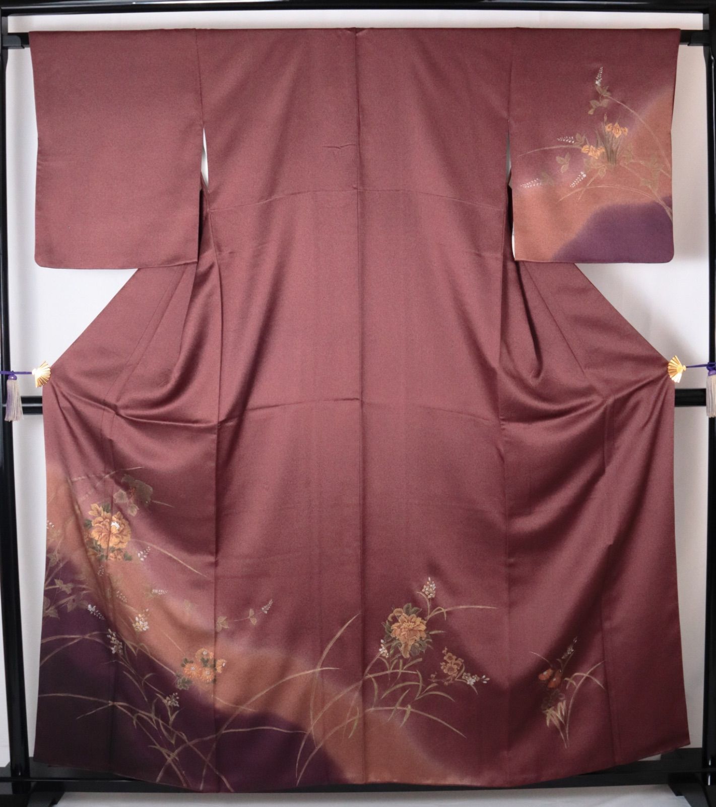 附下 海老茶地裾ボカシ四季花