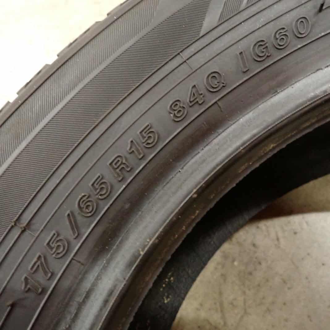 ヴィンテージ 冬4本SET 会社宛 175 65R15 84Q ヨコハマ アイスガード IG60 製 アクア ヴィッツ フィット キューブ スイフト NO F2618
