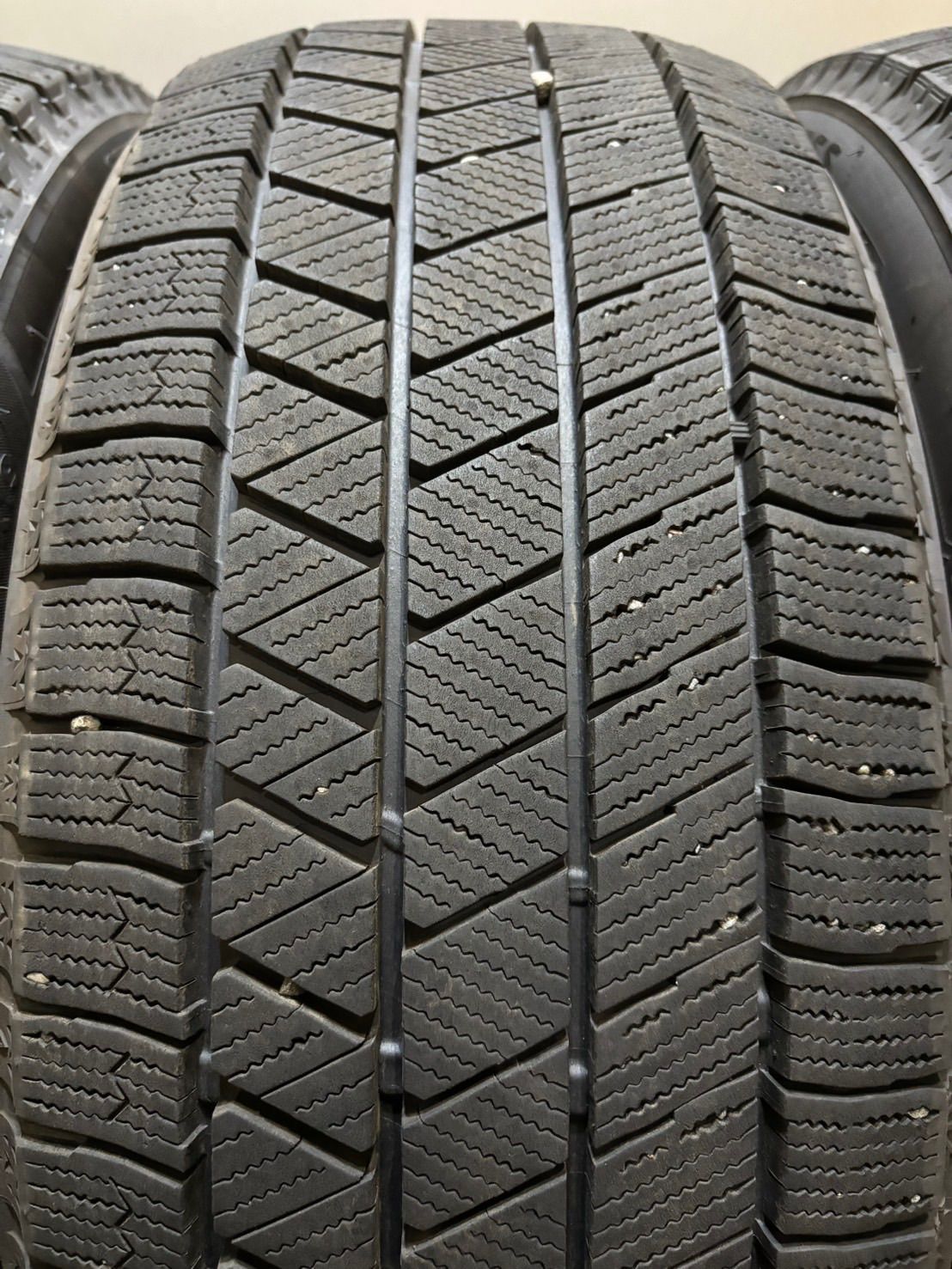 225|40R19 BRIDGESTONE|VRX3 21年製 スタッドレス 4本 ブリヂストン ブリザック 南7-K234 TRITUETUBI_COM