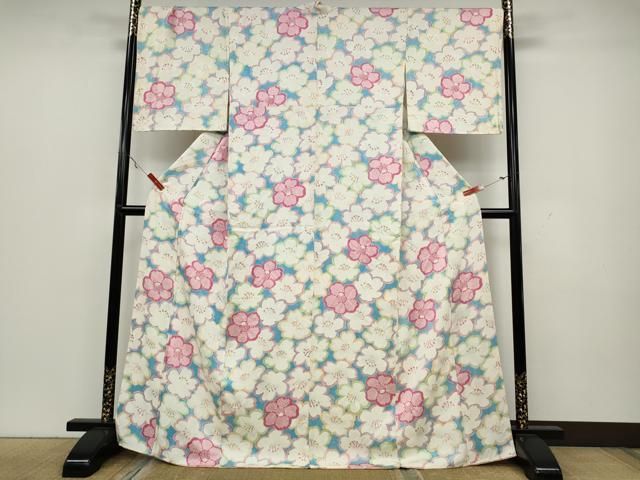 平和屋着物●上質な小紋　型染め　舞蝶文　鬼しぼ縮緬　三越扱い　正絹　逸品　AAAV7262zg 平和屋着物○上質な小紋 型染め 舞蝶文 鬼しぼ縮緬 三越