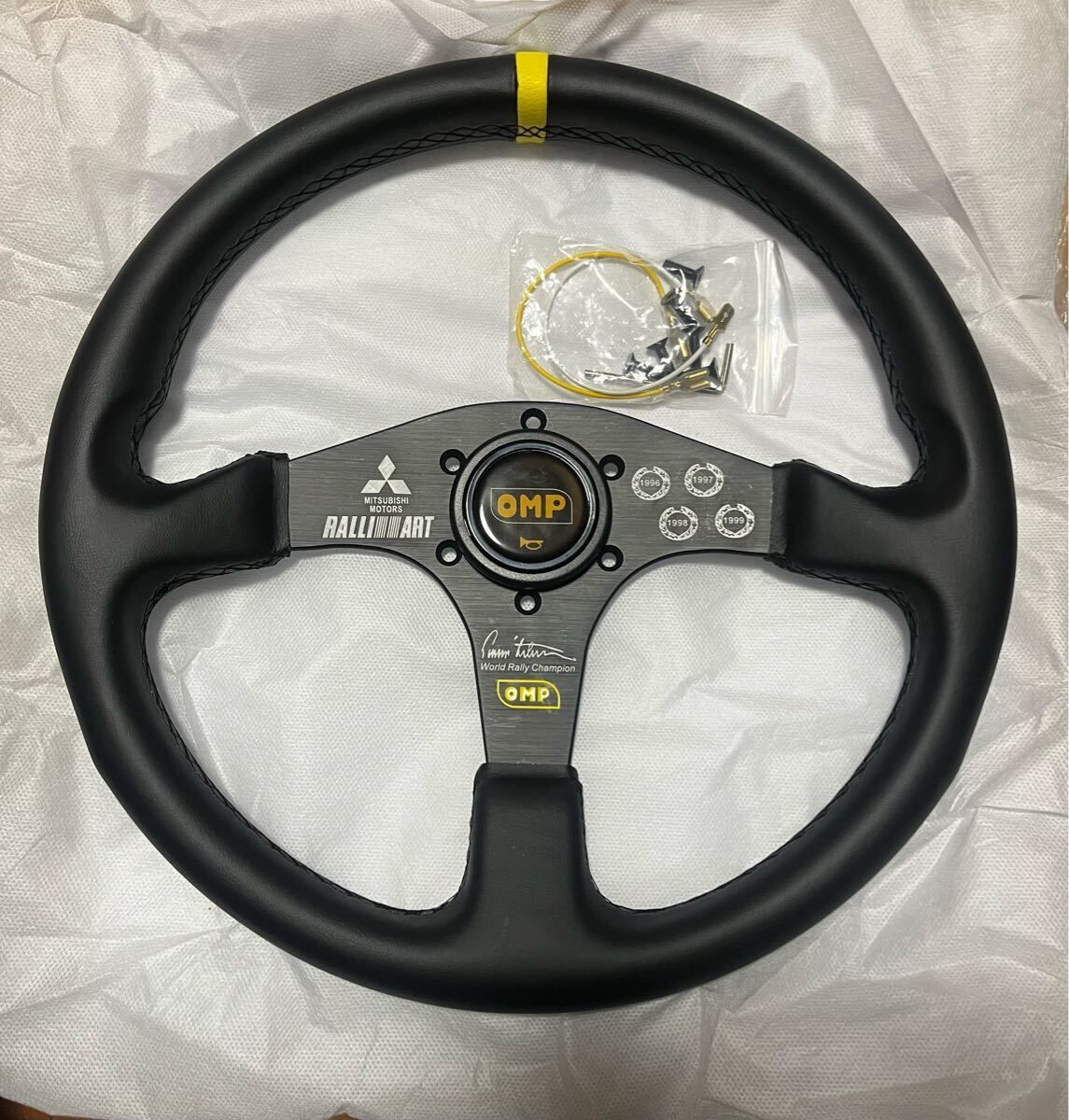 ステアリング ハンドル 汎用 社外 OMP ラリー ラリーアート 三菱 WRC トミーマキネン 4連覇 レザー トミマキ ランエボ momo モモ