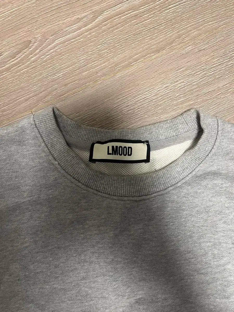 LMOOD(エルムード) パーカー