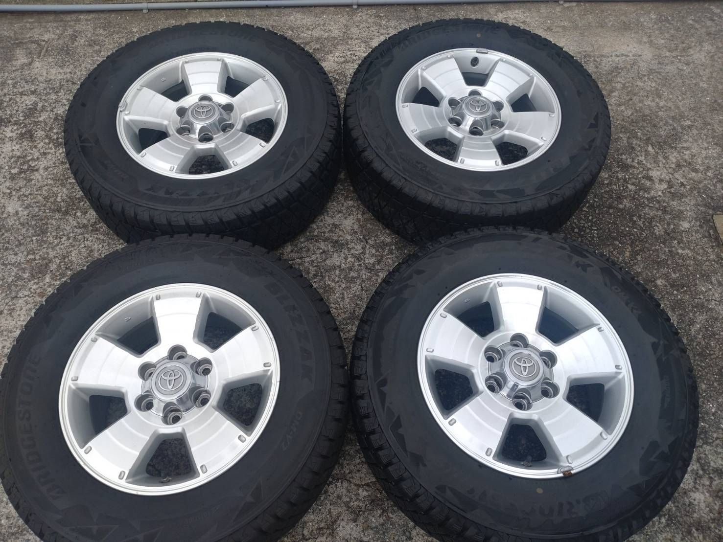 TOYOTA トヨタ ハイラックスサーフ 215系 純正 17×7.5J +30 139.7-6H＆ 