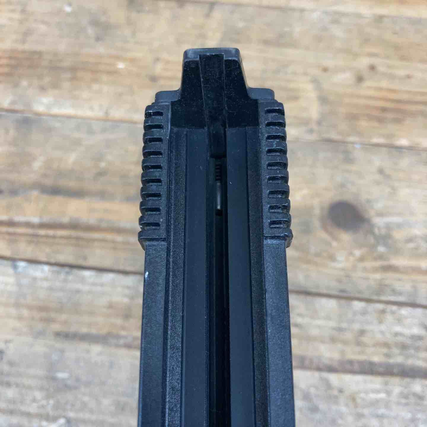 中古　MAX HA25/4J 4Jステープル　釘打ち機　4mm 又釘　マックス　鉄砲　 高圧　エアタッカ マックス（MAX） 高圧タッカ HA-25/4J (4Jステープル、脚長13〜25mm