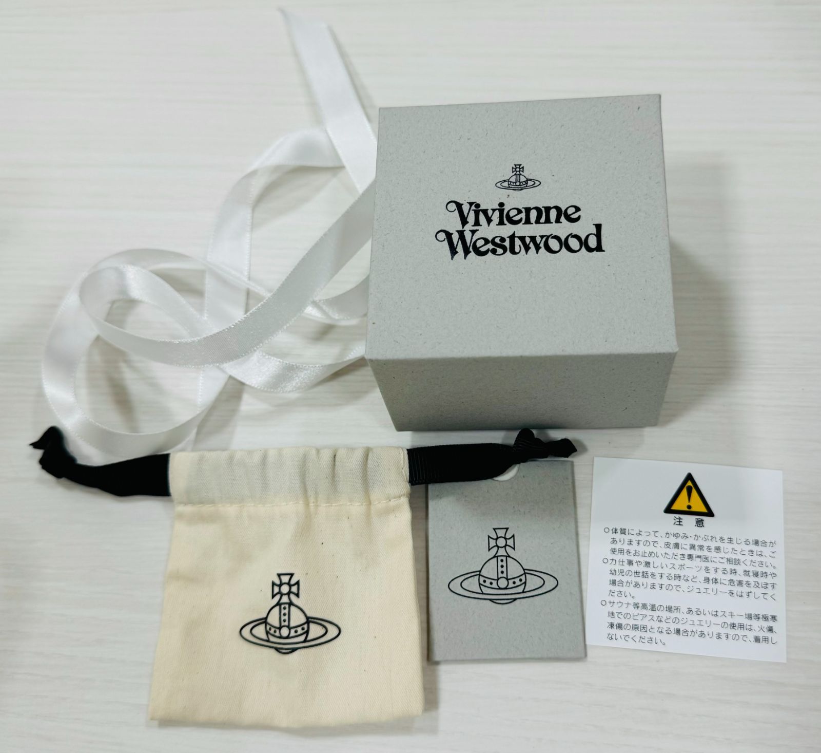 【管理番号-P】ヴィヴィアン　Vivienne Westwood ピアス