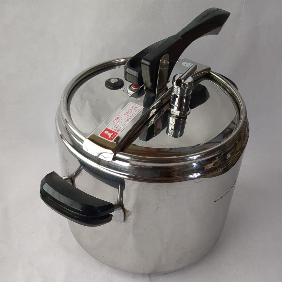 LAGOSTINA 圧力鍋 5リットル ステンレス蒸し器付き 未使用品 Lagostina - ラゴスティーナ圧力鍋 5リットル IH対応品