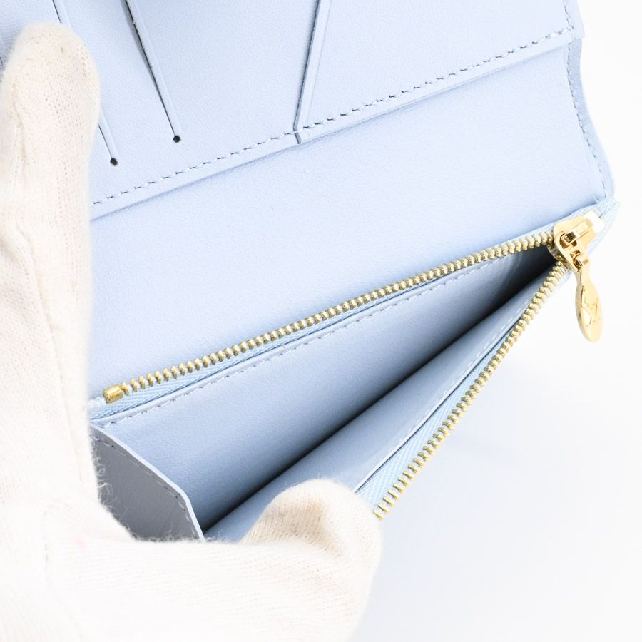 LOUIS VUITTON ルイヴィトン ミディアムウォレット LVヴェルティカル 