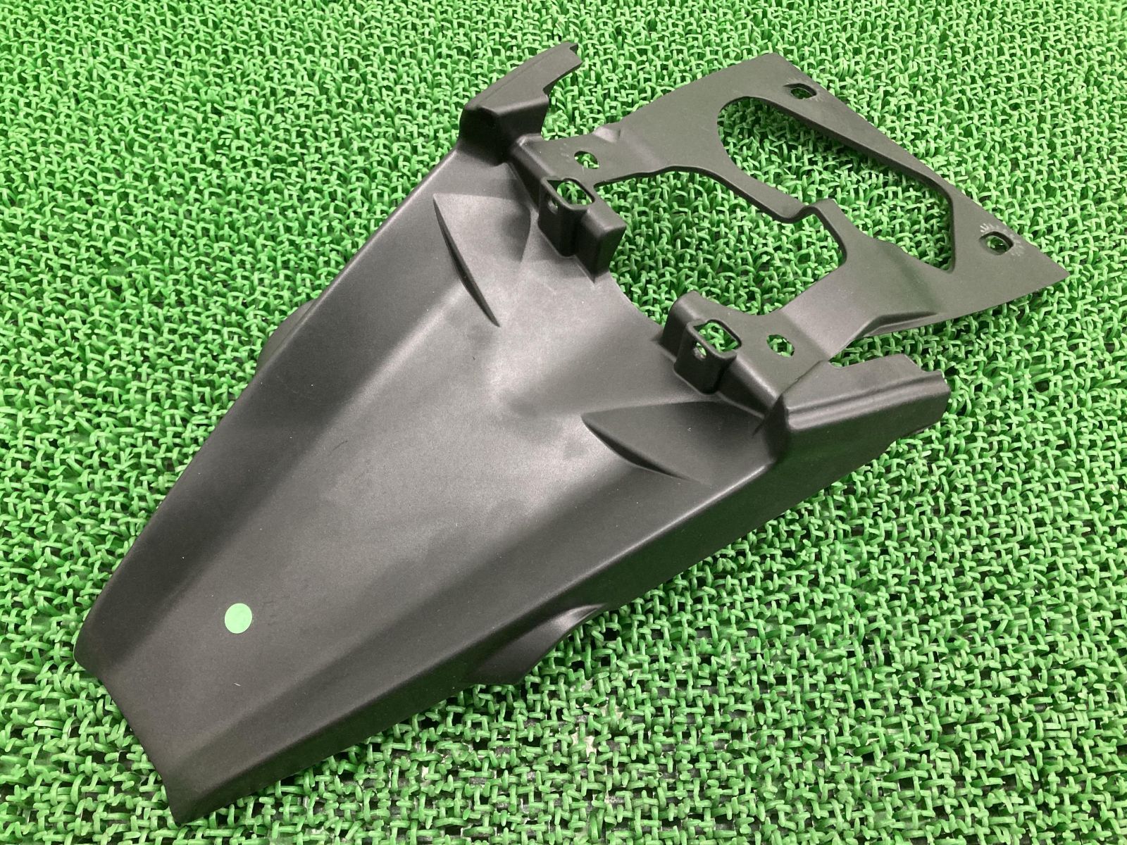 M1100EVO リアフェンダー 561.1.049.1B ドゥカティ 純正 中古 バイク 部品 モンスター 割れ欠け無し 品薄 希少品 車検 Genuine