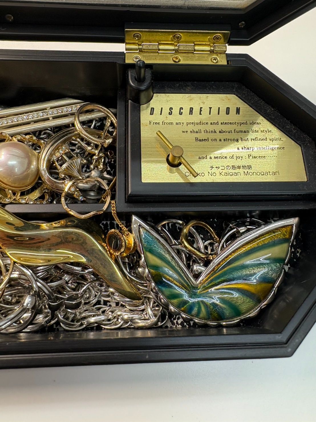 【サイトウ】ジュエリーボックス　遺品整理　金　まとめ　断捨離　アクセサリー ◎ 遺品整理 金 まとめ ジュエリーボックス 生前整理 GOLD 指輪