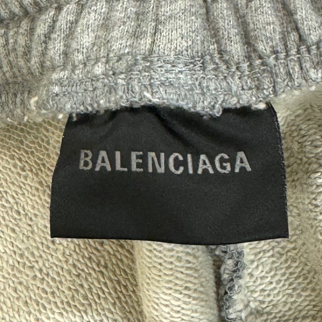 【極美品】バレンシアガ ネオリフト ウエストポーチ パンチング レザー グレー 2025年最新】BALENCIAGA バレンシアガ ネオリフトの人気アイテム