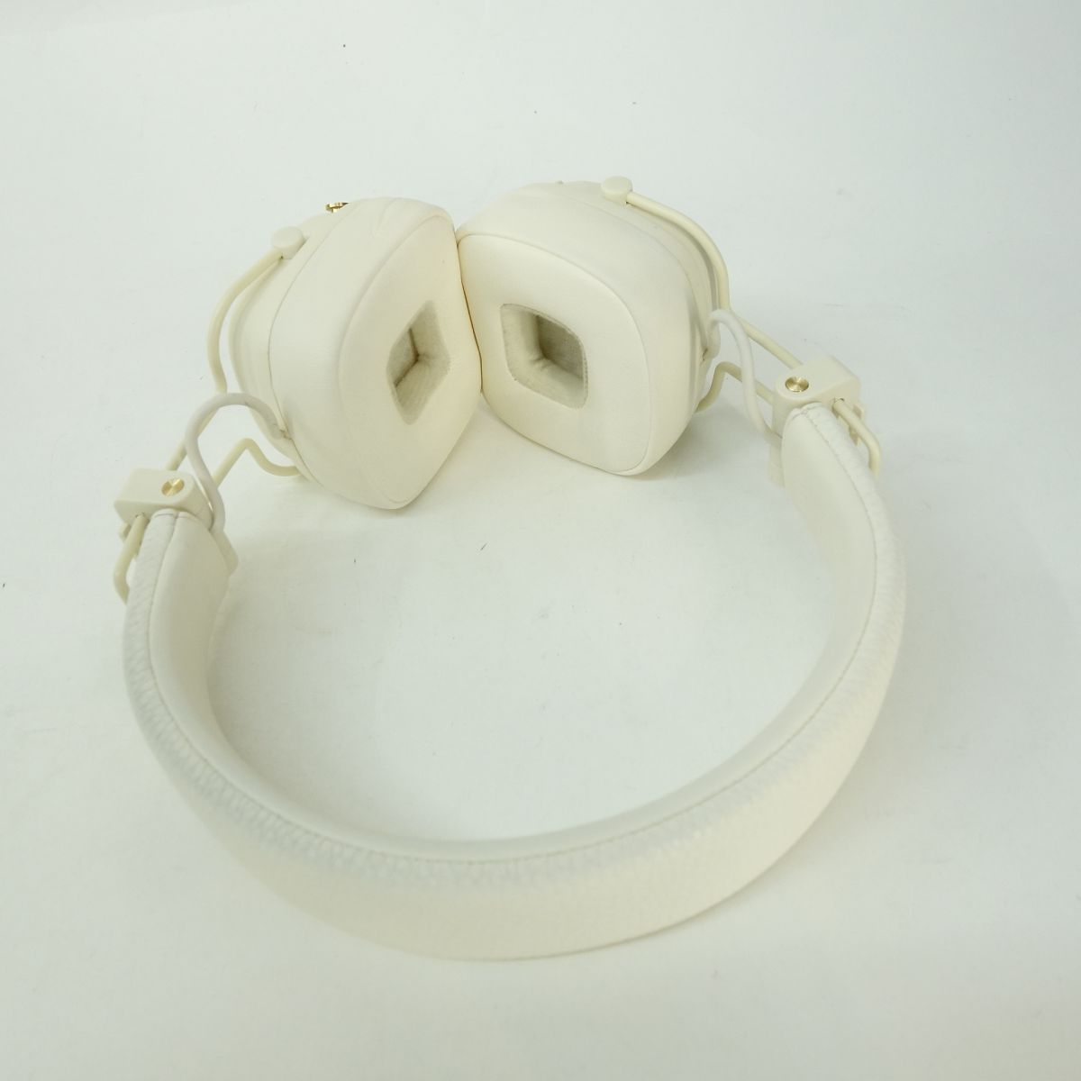 Marshall Major V ワイヤレスヘッドホン ホワイト Major V Cream - オンイヤーヘッドホン | Marshall.com