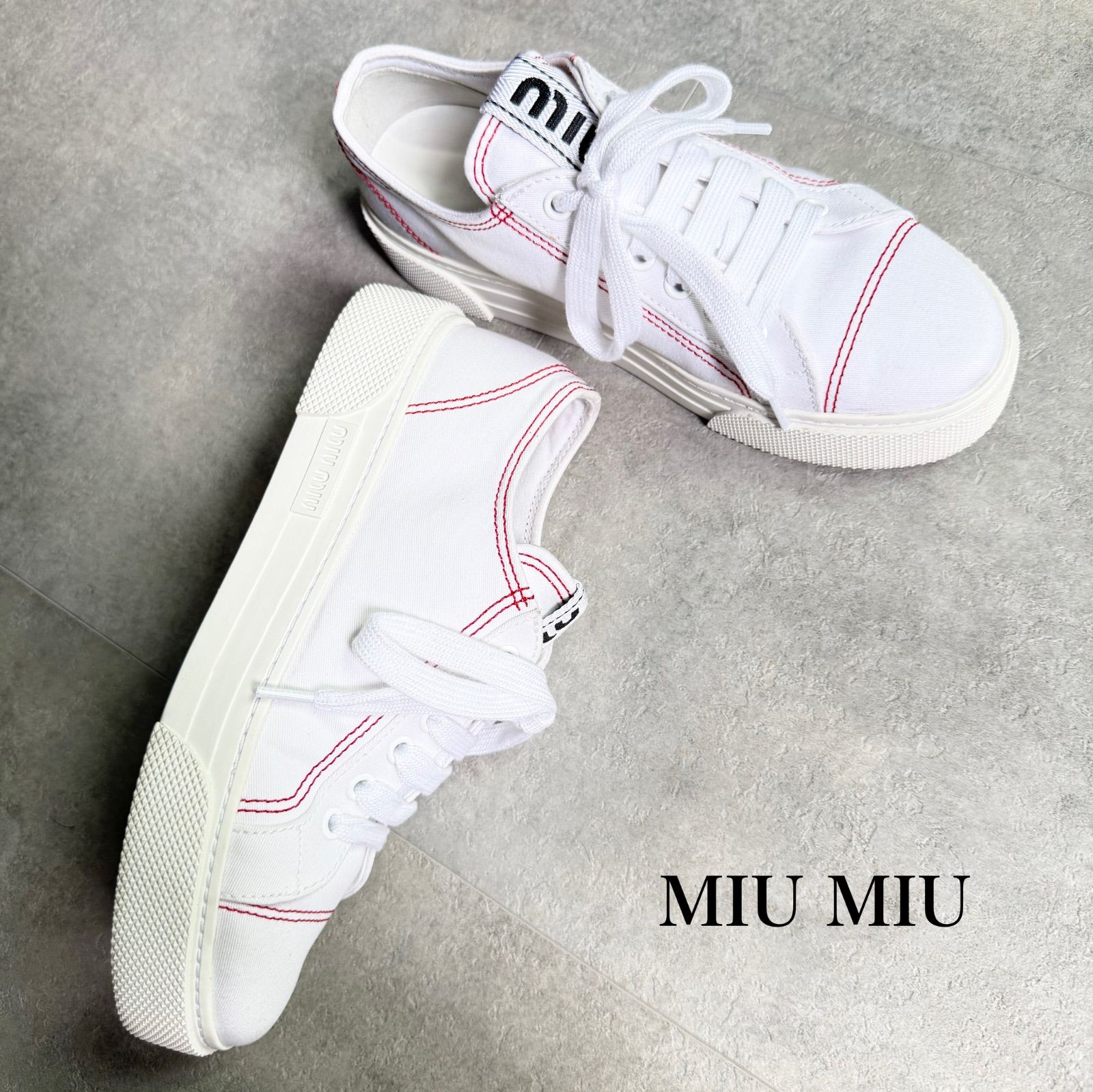 希少 美品 MIU MIU ミュウミュウ キャンバススニーカー ロゴ 白 赤