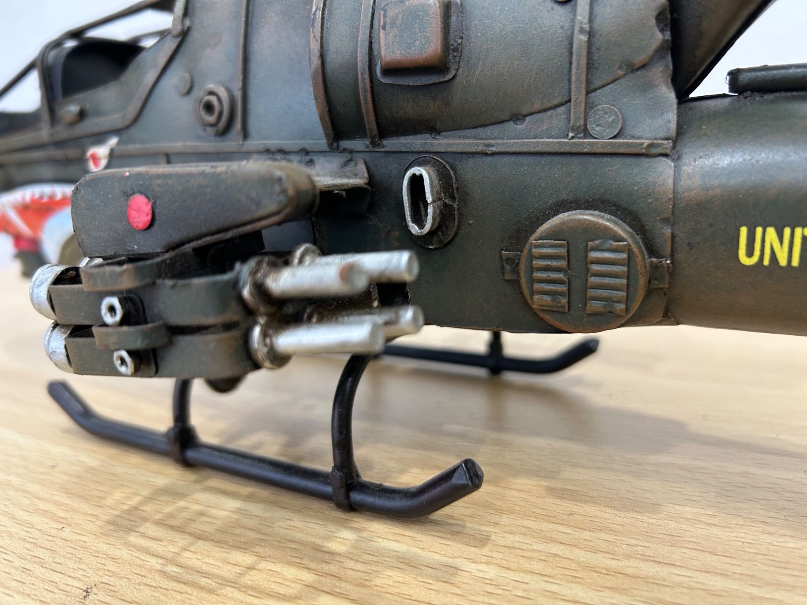 AH-1 コブラ ブリキ製ヘリコプター アメリカン - メルカリ