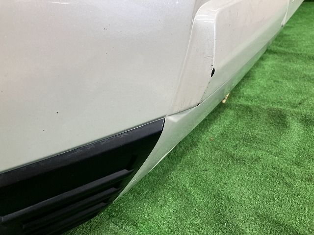 フロントバンパー