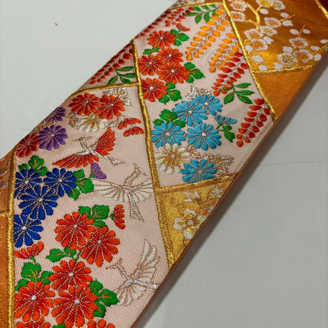 袋帯 唐織 花模様に鳥 美しい織出し 正絹 着物 RO-3506 袋帯 名品 宝尽くし 花鳥 唐織 箔 灰色 六通 正絹 【中古