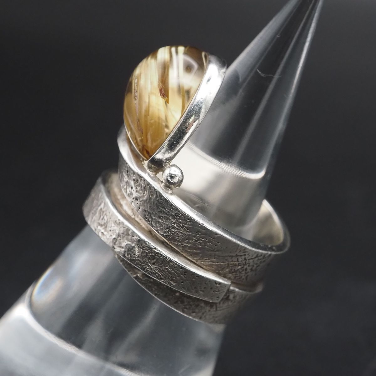 未使用の年代物【美しいルチルクォーツ✤S925】ヴィンテージリング フリーサイズ C825 ルチルクォーツ SILVER GALLA刻印 リング デザイン