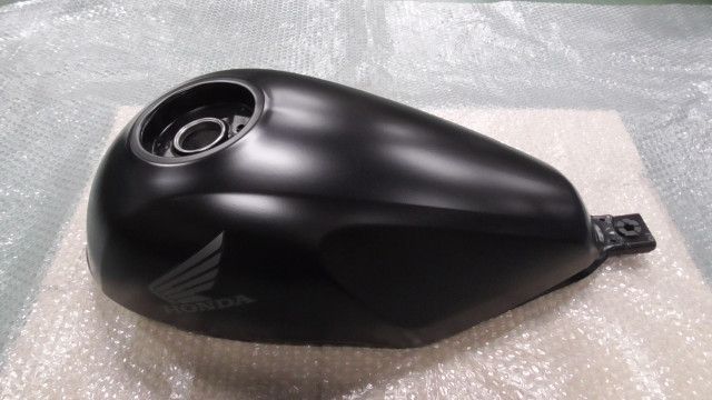 レブル250 MC49 の タンク マットブラック:#1702425823 - メルカリ