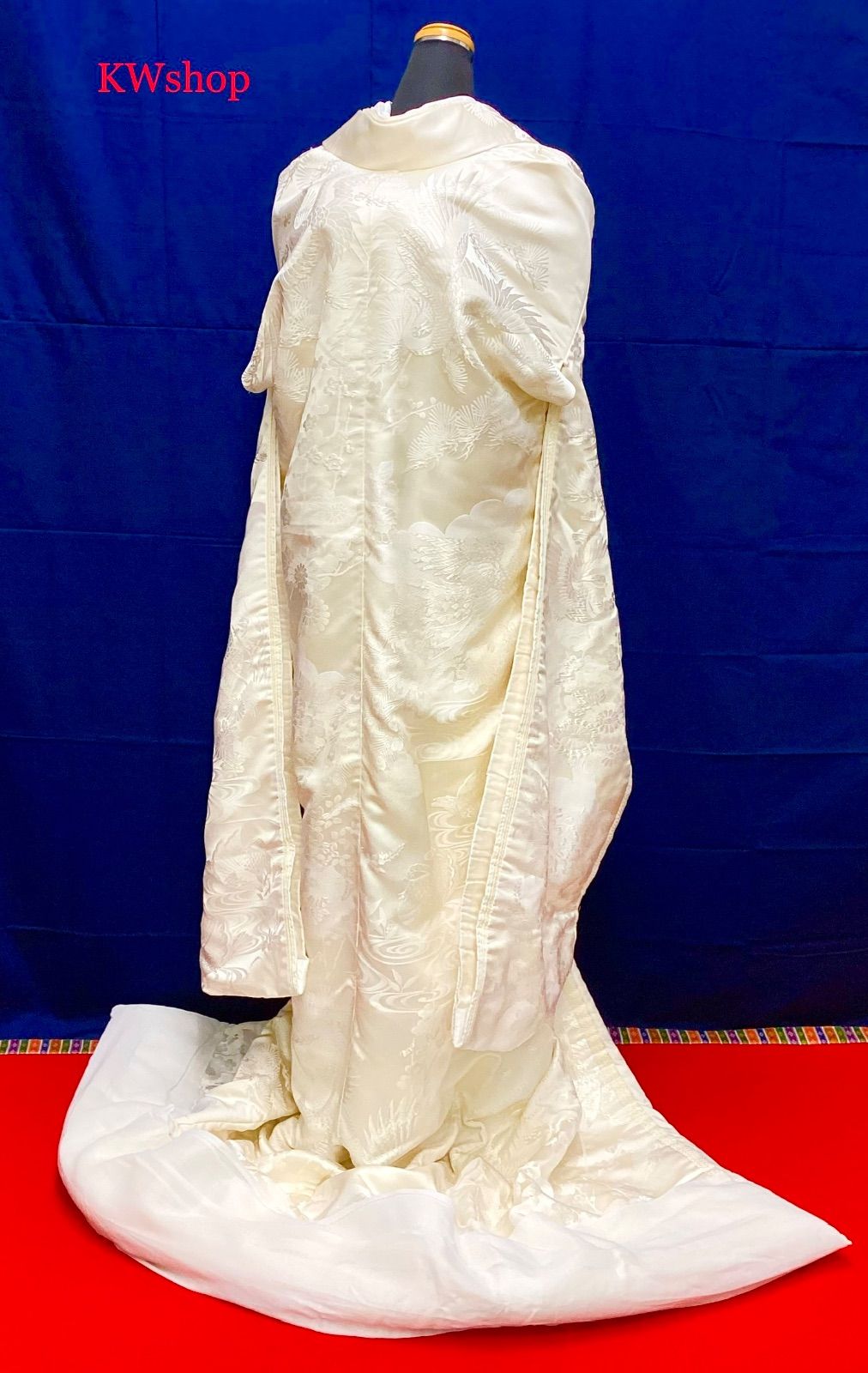 現品限り》 used 正絹 白無垢 白地 ドンス 八重孔雀 鶴に四季桜