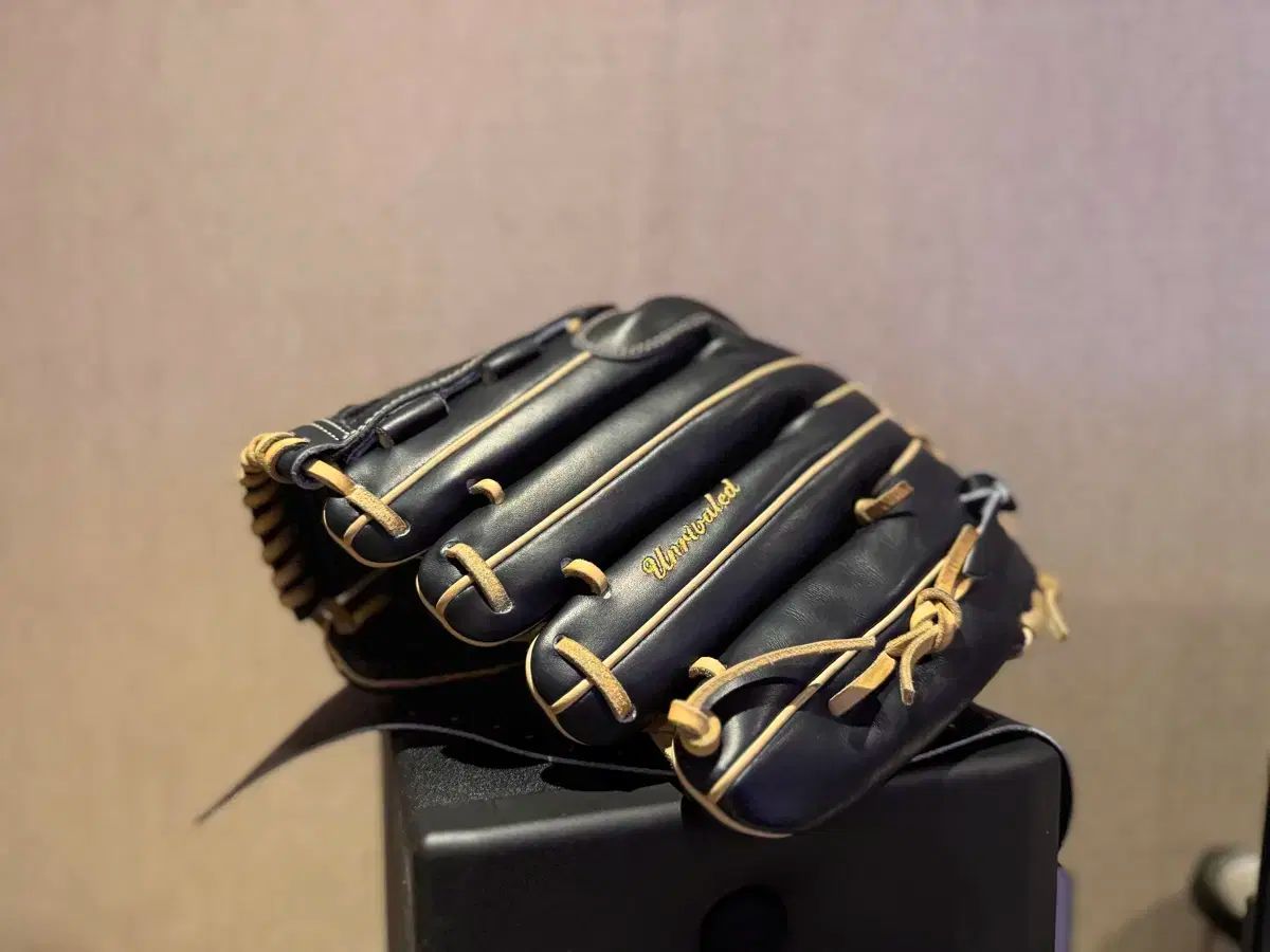 ゴールド Supreme シュプリーム 1 評価 投手用グローブ