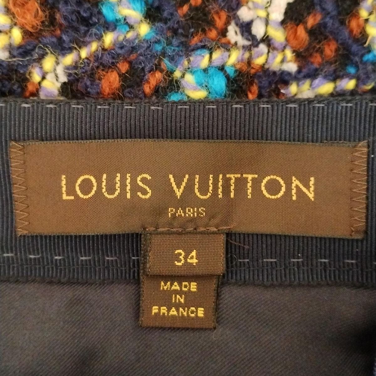 Louis Vuitton プリーツロングスカートサイズ34(箱、袋付き) Louis Vuitton プリーツロングスカートサイズ34(箱、袋付き)
