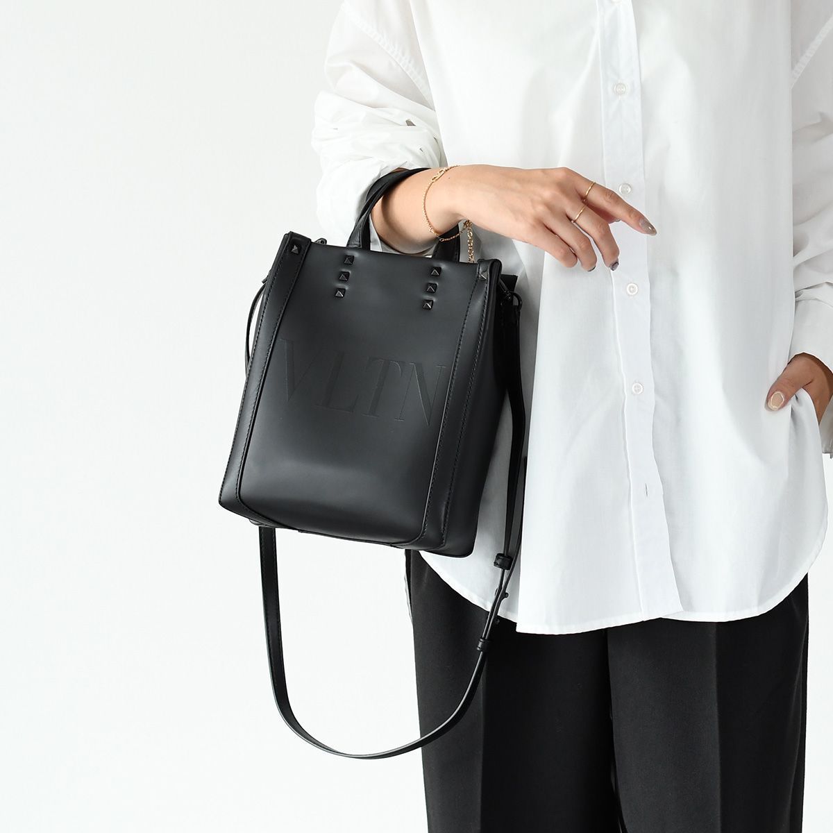 VALENTINO バレンチノ ヴァレンティノ バッグ ハンドバッグ VLTN 