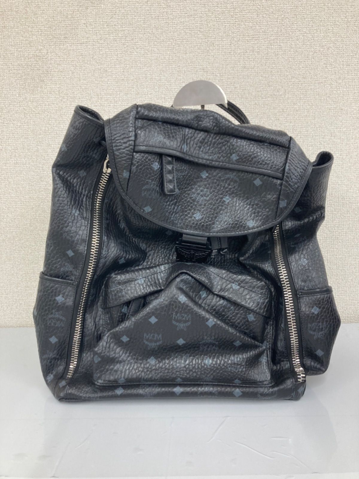 エム シー エム MCM リュック レザー 総柄 ブラック バッグ 2