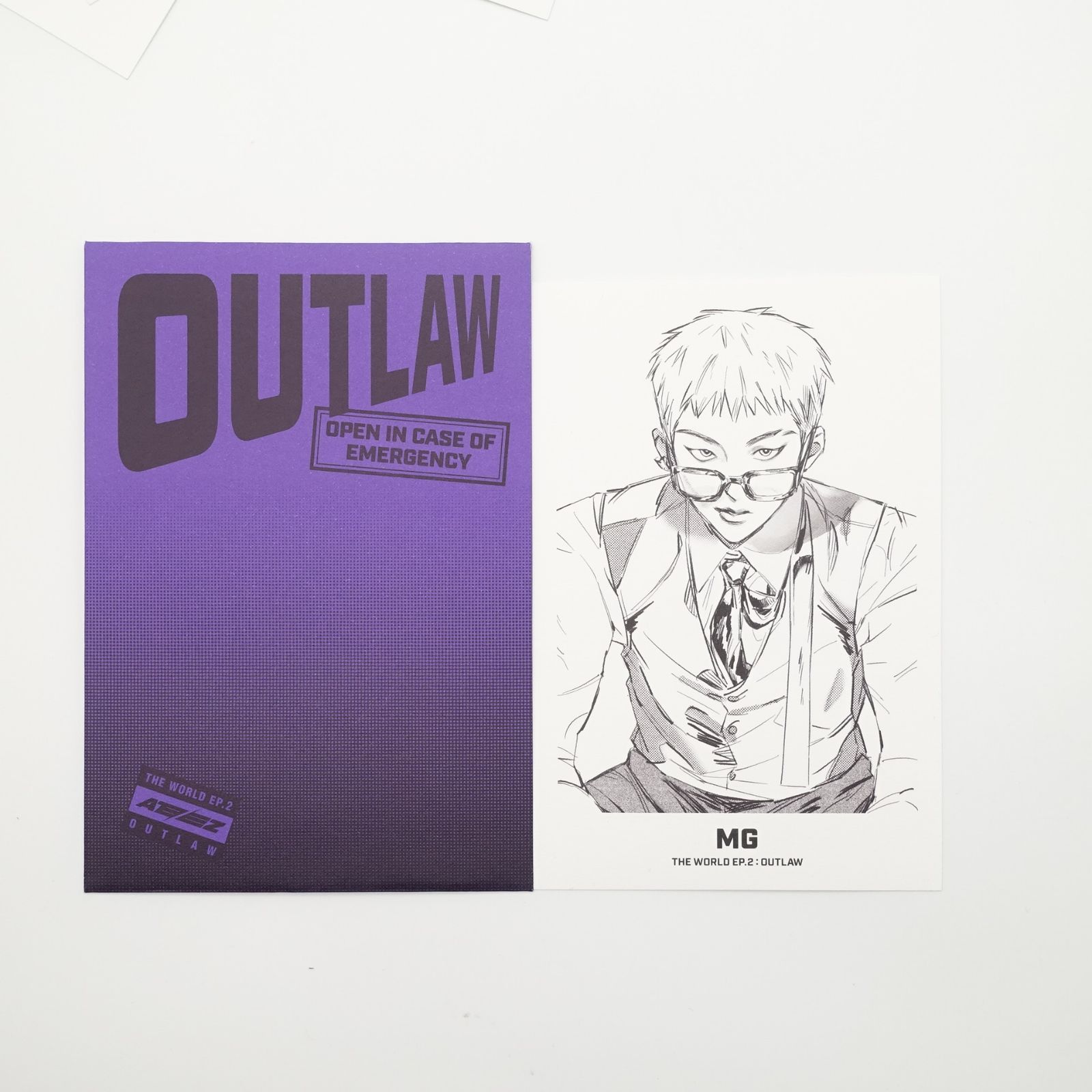 BARNES&NOBLES 限定 Ateez outlaw トレカ-