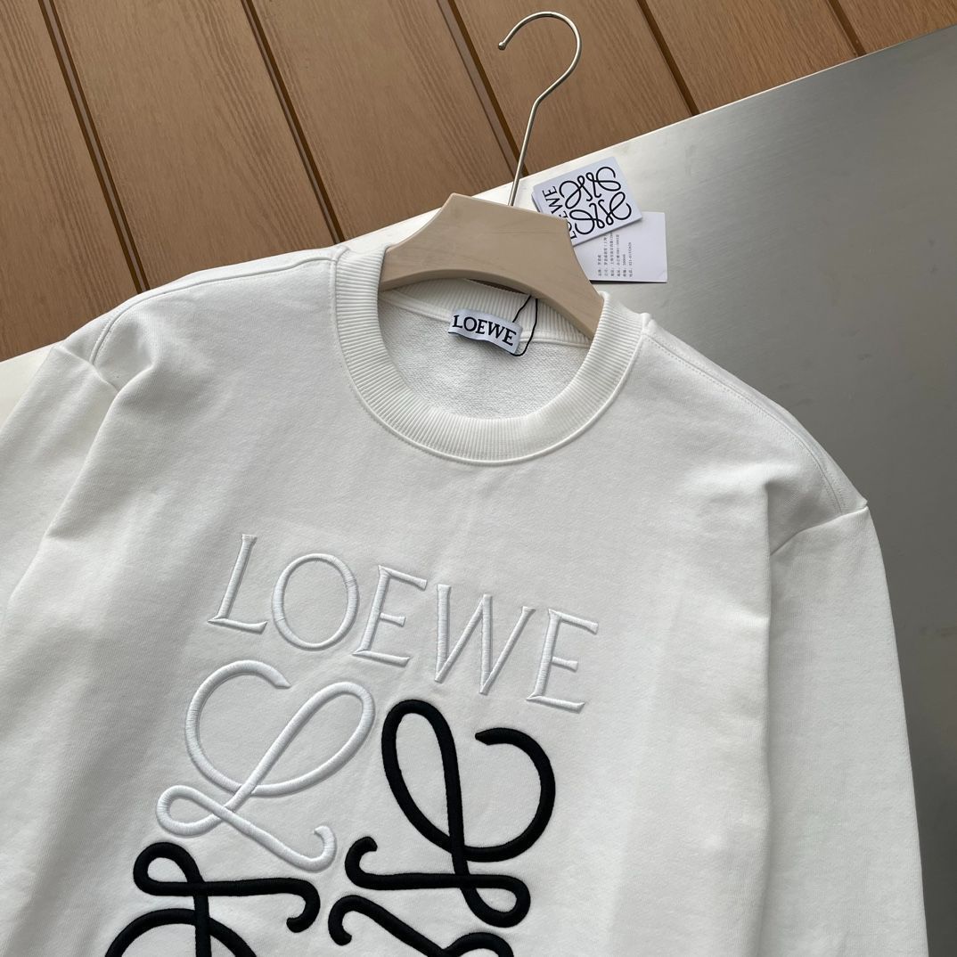 美品 LOEWE ロエベ 刺繍ロゴ トレーナー L 白 美品 LOEWE ロエベ 刺繍ロゴ トレーナー L 白 - メルカリ